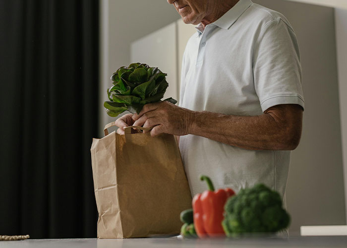 “I’m Your Father; I Shouldn’t Have To Pay”: Man Breaks Son’s House Rules, Eviction Ensues “I’m Your Father; I Shouldn’t Have To Pay”: Man Breaks Son’s House Rules, Eviction Ensues