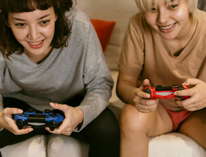 "The Consequences Only Really Became Clear Today": Woman Lets Her GF Use Her PC, Regrets It "The Consequences Only Really Became Clear Today": Woman Lets Her GF Use Her PC, Regrets It