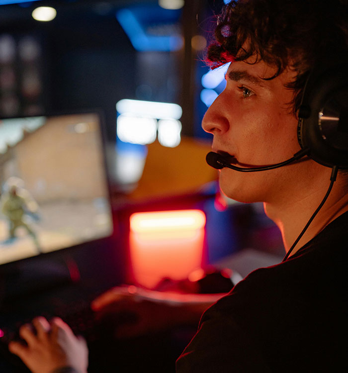 Someone Asked “How Did You Lose Your Best Friend?” And 50 People Got Honest