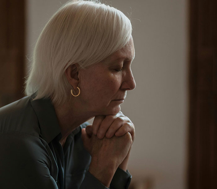 Someone Asked “How Did You Lose Your Best Friend?” And 50 People Got Honest