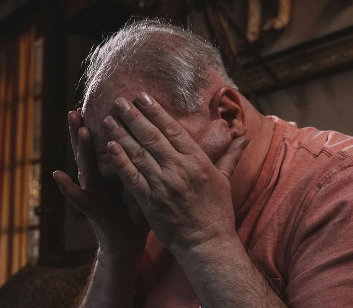 Someone Asked “How Did You Lose Your Best Friend?” And 50 People Got Honest