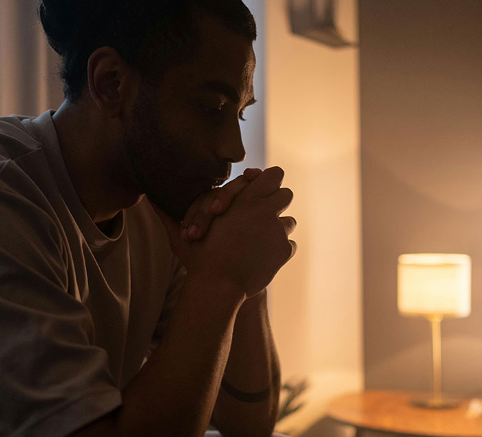 Someone Asked “How Did You Lose Your Best Friend?” And 50 People Got Honest