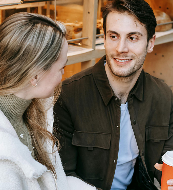 Prank Backfires As Guy Genuinely Connects With His 'Joke' Blind Date, Friends Are Furious Prank Backfires As Guy Genuinely Connects With His 'Joke' Blind Date, Friends Are Furious