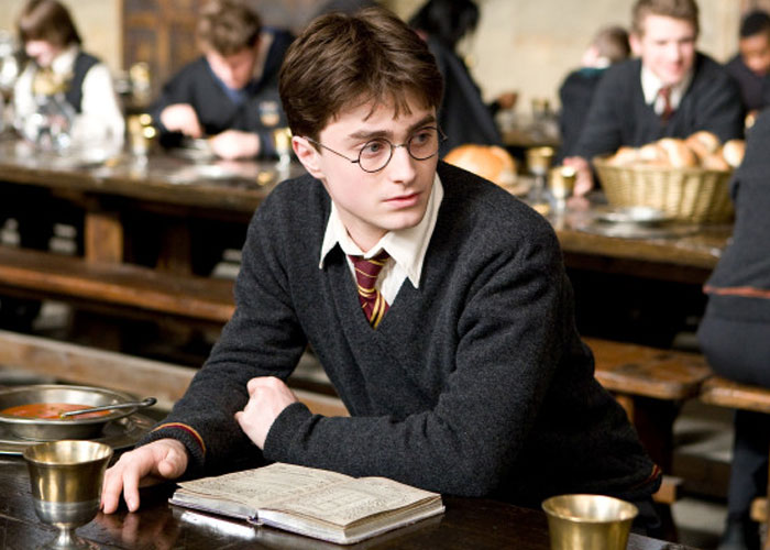 From White Lies To Black Holes, Here Are 30 Times People Lied Themselves Into Trouble