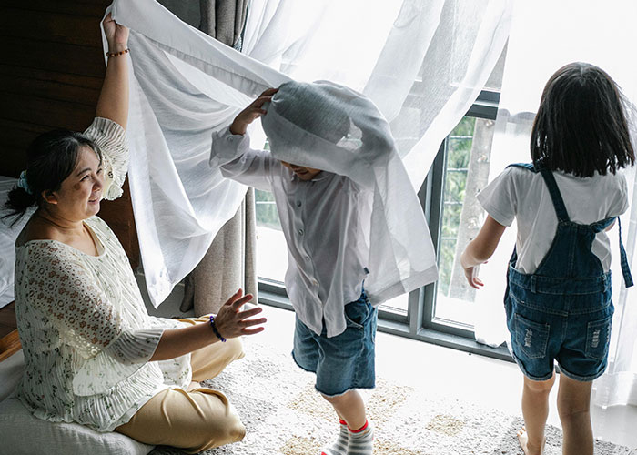 Parents Shocked And Confused After Babysitter Calls The Police On Them: "That's Illegal" Parents Shocked And Confused After Babysitter Calls The Police On Them: "That's Illegal"