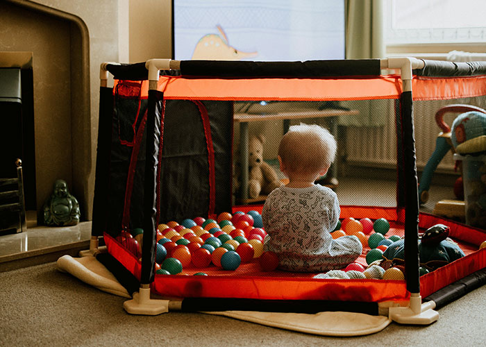 Parents Shocked And Confused After Babysitter Calls The Police On Them: "That's Illegal" Parents Shocked And Confused After Babysitter Calls The Police On Them: "That's Illegal"