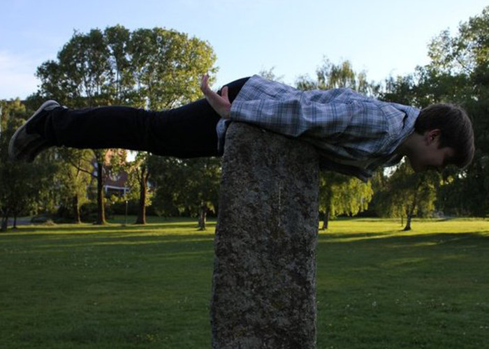 “Now Kinda Embarrassing”: 35 Trends That Blew Up As Quickly As They Died