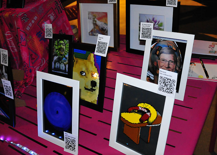 “Now Kinda Embarrassing”: 35 Trends That Blew Up As Quickly As They Died