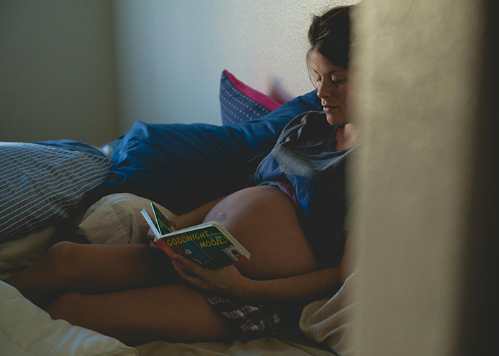 &ldquo;For Real?&rdquo;: Woman Buys Coffee, Thinks Pregnant Cashier&rsquo;s Reaction To It Is Overdramatic