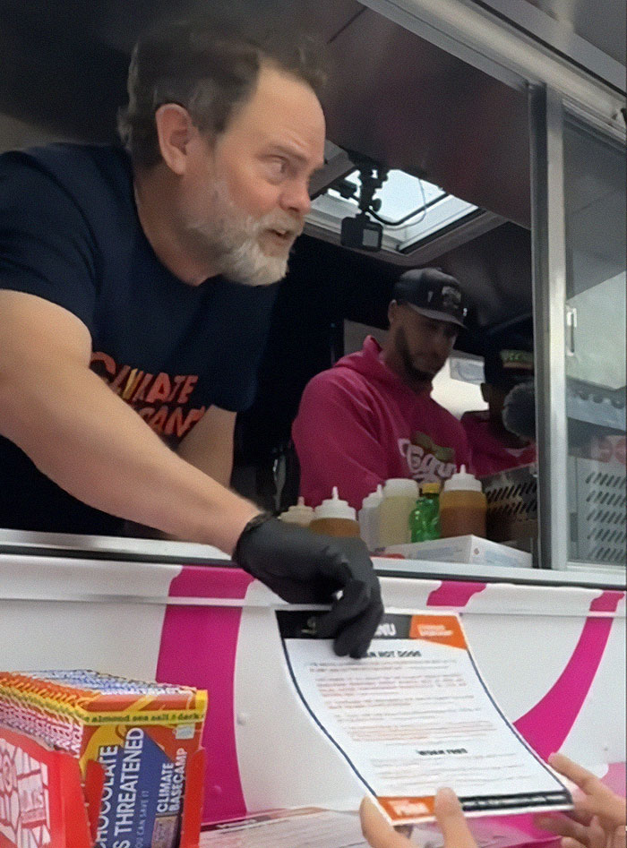 &ldquo;Mean&rdquo; Interaction Between Rainn Wilson And Influencer Visiting His Food Truck Goes Viral
