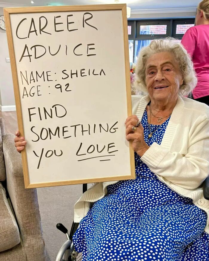 Elderly woman aged 92 sharing career advice on an Instagram page dedicated to elders doling out life advice.