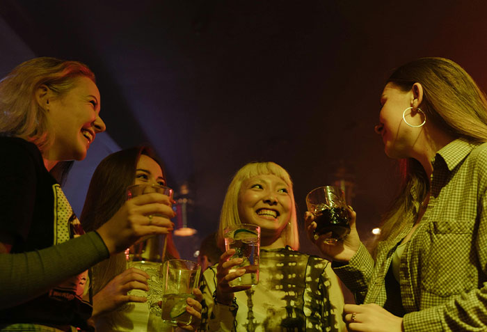 Drama Ensues When Friends Find Woman&rsquo;s Bank Statements That Reveal She&rsquo;s A Millionaire