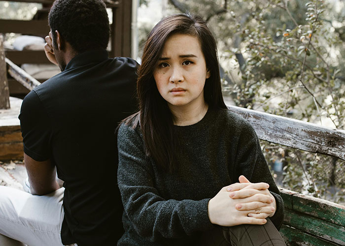 "¿Qué es algo que la gente romantiza pero en realidad es horrible?": 25 respuestas