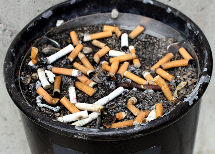 "¿Qué es algo que la gente romantiza pero en realidad es horrible?": 25 respuestas