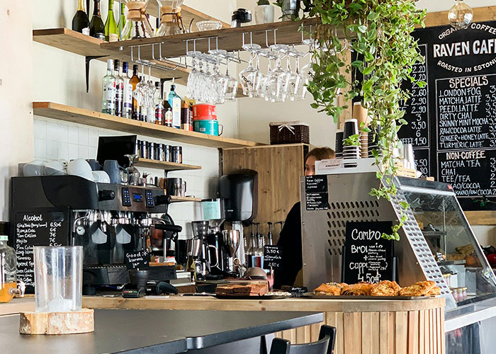 “What’s Something People Romanticize But It’s Actually Horrible?”: 50 People Don’t Hold Back