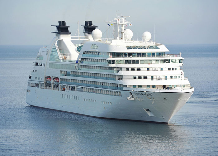 “What’s Something People Romanticize But It’s Actually Horrible?”: 50 People Don’t Hold Back