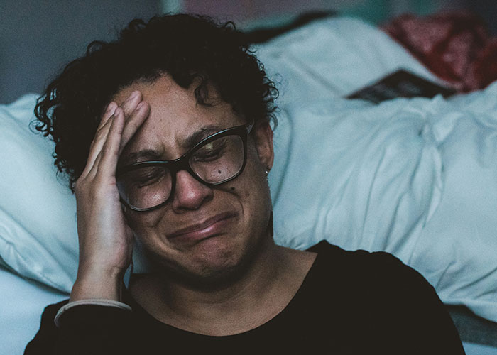 "¿Qué es algo que la gente romantiza pero en realidad es horrible?": 25 respuestas