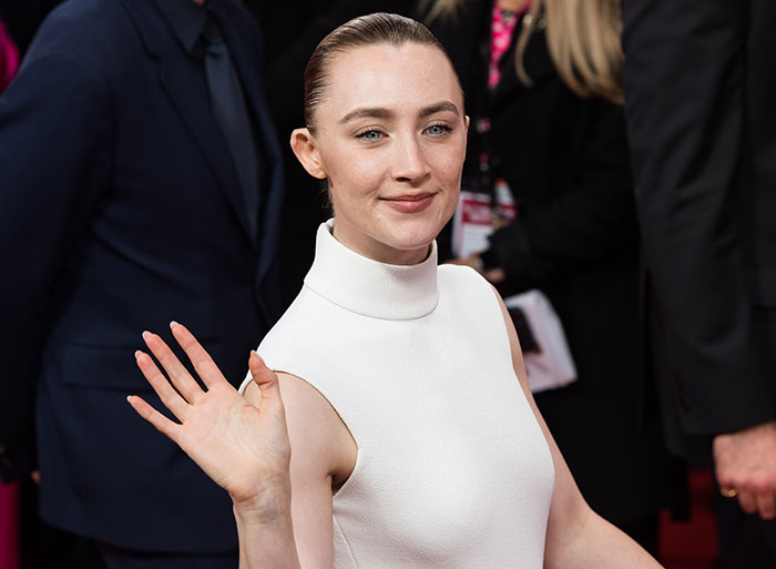 "She Raised The Issue Of Male Privilege": Saoirse Ronan Breaks Silence On Viral Dig At Male Joke "She Raised The Issue Of Male Privilege": Saoirse Ronan Breaks Silence On Viral Dig At Male Joke