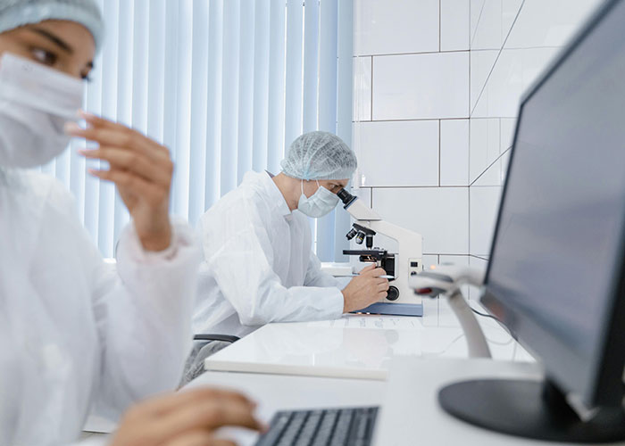 Arrogant Scientist Dismisses Lab Technician&rsquo;s Warnings, Makes A Fool Of Himself