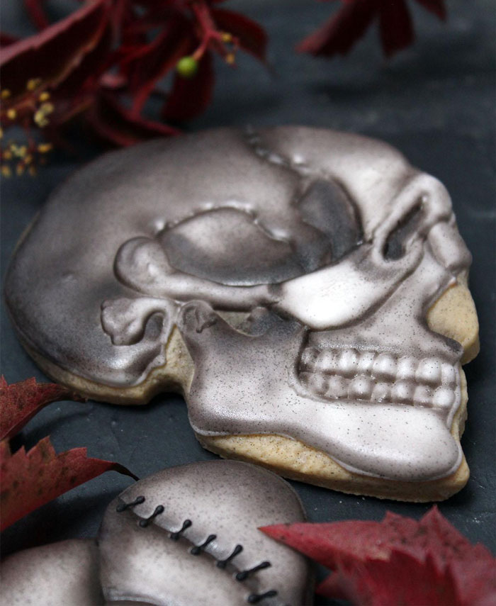Is It Too Early For Halloween Cookies? Here's My Airbrushed Skull