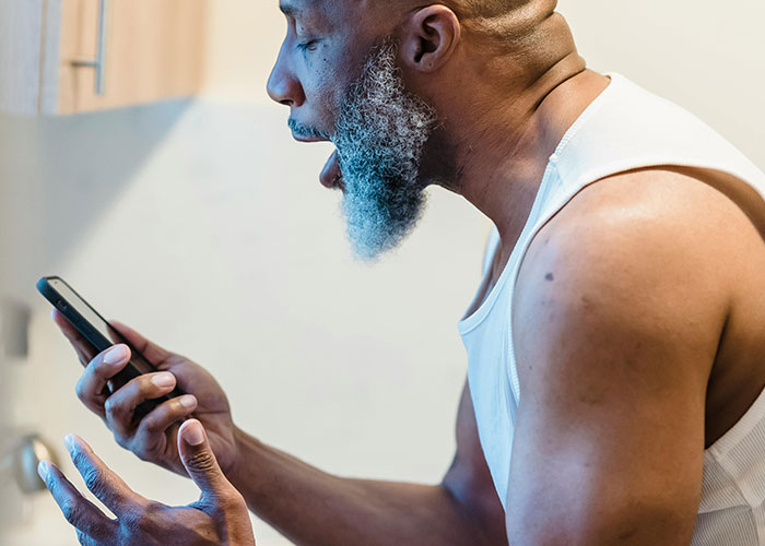 30 Men Come Vent To This Thread About Things That Bother Them But They Don’t Talk About