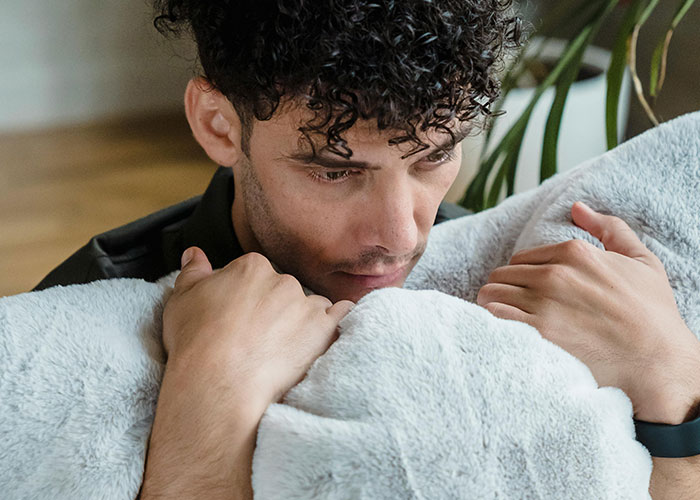 30 Men Come Vent To This Thread About Things That Bother Them But They Don’t Talk About