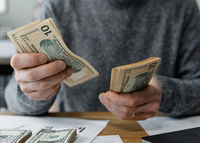 30 People Share Their Shocking Experiences With The Ultra-Rich