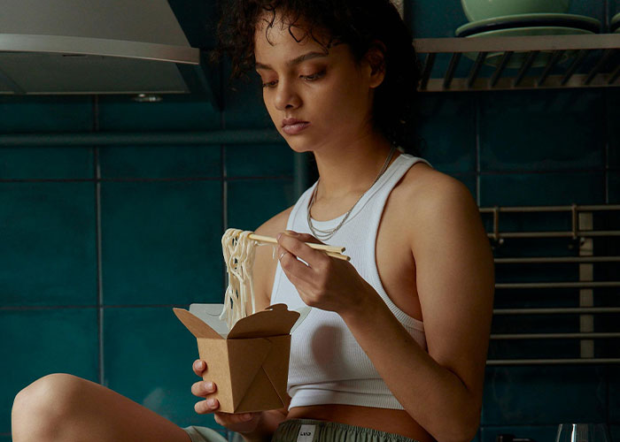 Wife Accuses Husband Of &lsquo;Starving Her&rsquo; After He Cancels Credit Card Due To $1,176 Takeout Bill