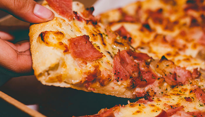 “Kudos To That Dispatcher”: Man Understands Woman's 'Pizza Order' And Saves Her From Assault “Kudos To That Dispatcher”: Man Understands Woman's 'Pizza Order' And Saves Her From Assault