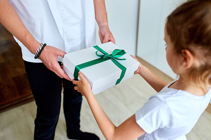 "They Weren't Excited": Woman Refuses To Give Stepdaughters Expensive Gifts "They Weren't Excited": Woman Refuses To Give Stepdaughters Expensive Gifts