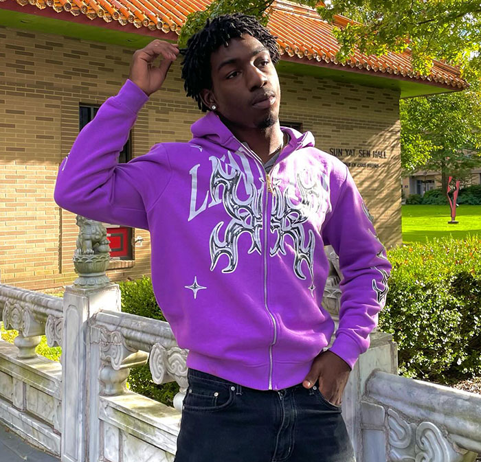 Aspiring Influencers Who Dreamed Of Being Famous Forced Into "Real Jobs" To Survive: "Exhausting" Aspiring Influencers Who Dreamed Of Being Famous Forced Into "Real Jobs" To Survive: "Exhausting"