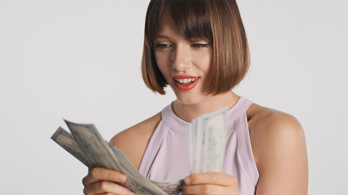 Woman Tries To Steal BF’s Home And His Dogs After Cheating, Is Forced To Beg When It Fails Woman Tries To Steal BF’s Home And His Dogs After Cheating, Is Forced To Beg When It Fails