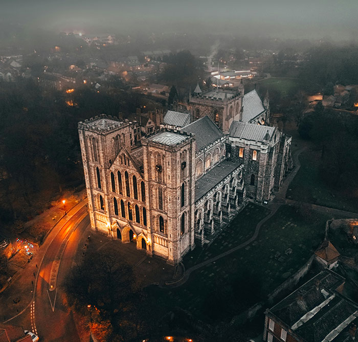 40 Of The Biggest Double Standards In Society, According To People Online