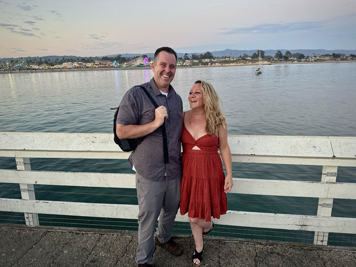 Woman Accidentally Covers Her Situationship In Glitter, It Helps Her Realize He&rsquo;s Her Boyfriend