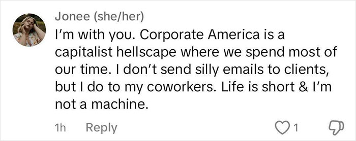 Woman&rsquo;s Boss Doesn&rsquo;t Think Her &ldquo;Quirky&rdquo; OOO Emails Are Appropriate, People Tend To Agree