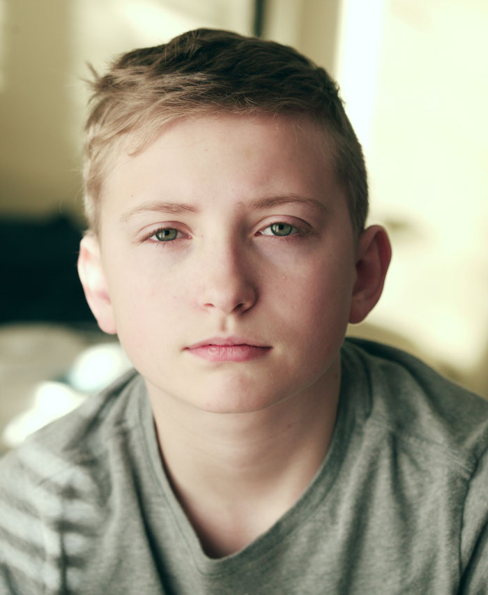 “She Thought Our Home Life Was Insane”: 30 People Share Their Weirdest Childhood Home Rules