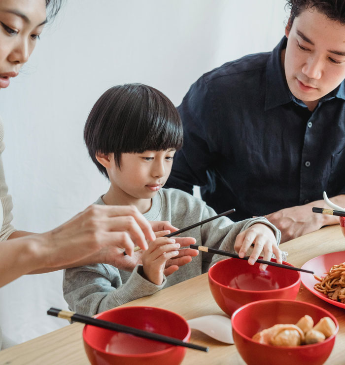 “She Thought Our Home Life Was Insane”: 30 People Share Their Weirdest Childhood Home Rules