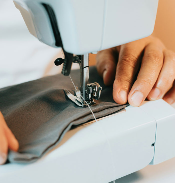 Estas 38 personas nos contaron qué ideas para ahorrar dinero valen la pena y cuáles son una pérdida de tiempo