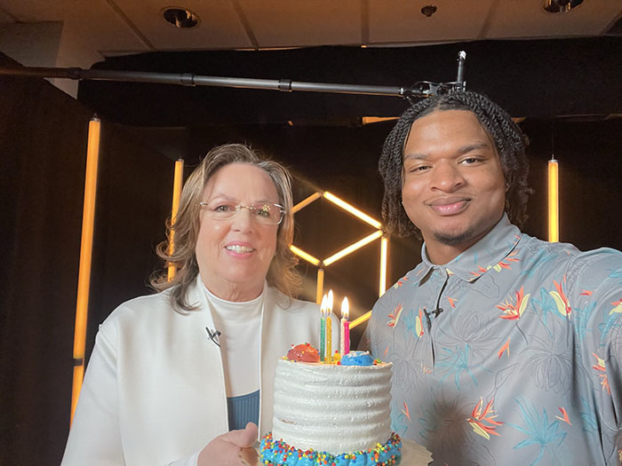 Jamal and Wanda attending a game show on the 4thof July.