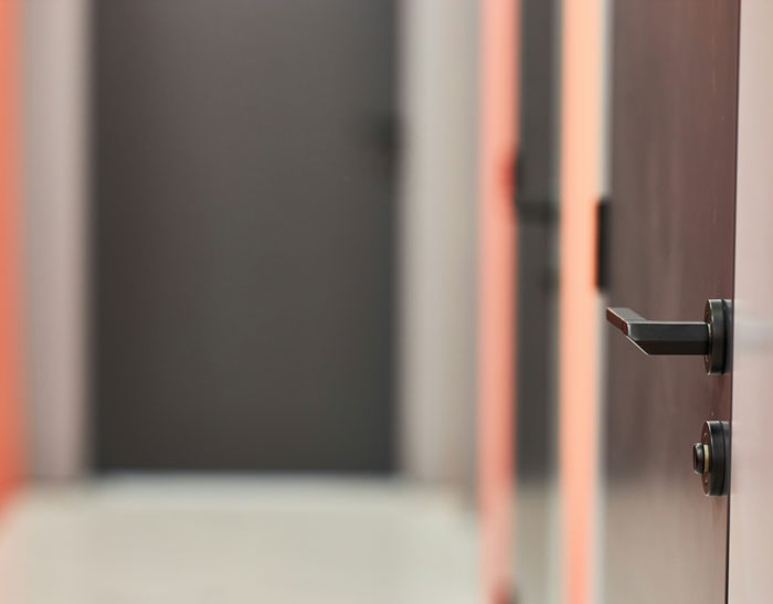 30 Hotel Workers Expose The Worst Guest Behavior They’ve Had The Displeasure Of Witnessing