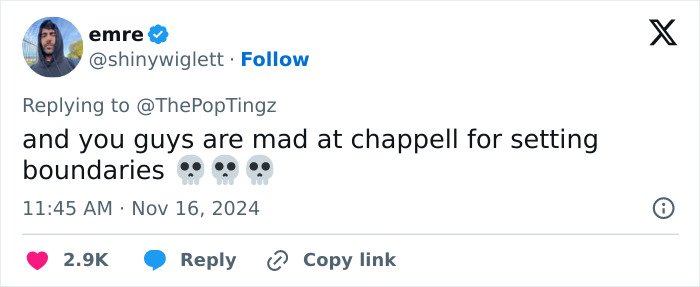 "Her Stylist Must Hate Her": Fan Pulls Hair Extension From Katy Perry’s Head In Wild Video "Her Stylist Must Hate Her": Fan Pulls Hair Extension From Katy Perry’s Head In Wild Video