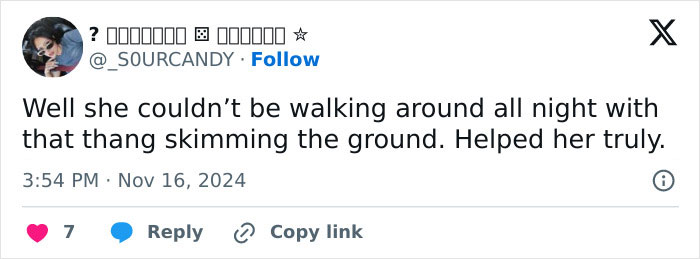 "Her Stylist Must Hate Her": Fan Pulls Hair Extension From Katy Perry’s Head In Wild Video "Her Stylist Must Hate Her": Fan Pulls Hair Extension From Katy Perry’s Head In Wild Video