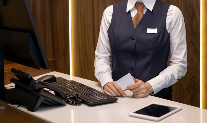 30 Hotel Workers Expose The Worst Guest Behavior They’ve Had The Displeasure Of Witnessing