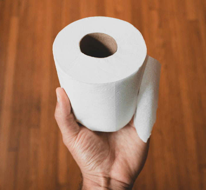 Estas 38 personas nos contaron qué ideas para ahorrar dinero valen la pena y cuáles son una pérdida de tiempo