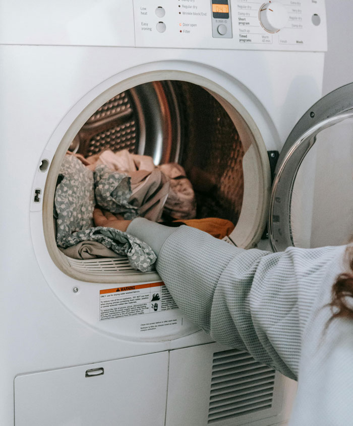 “She Thought Our Home Life Was Insane”: 30 People Share Their Weirdest Childhood Home Rules