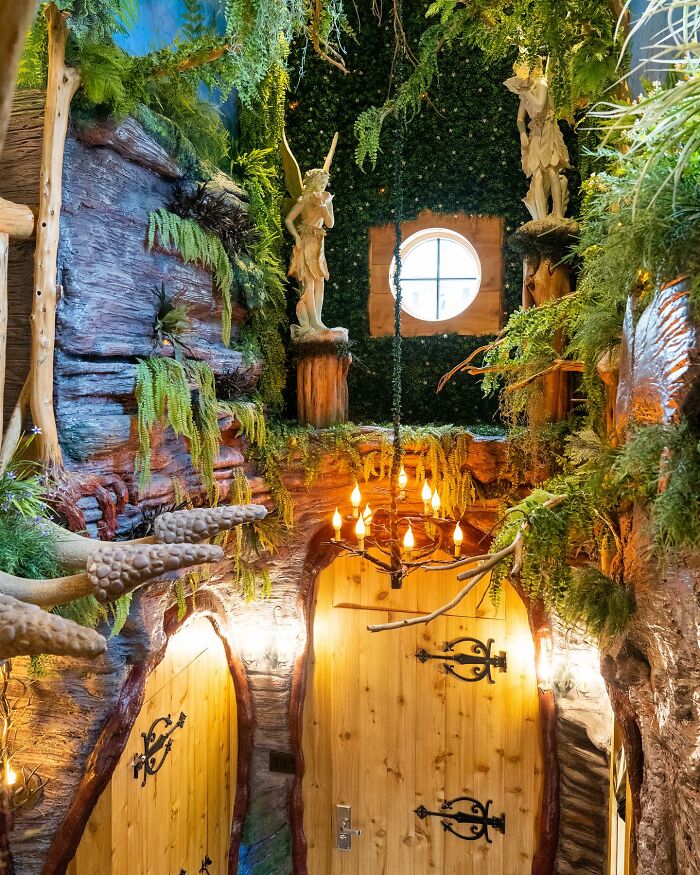 Quarantine In The Rainforest Suite In Magnolia Inn & Suites, Mississippi