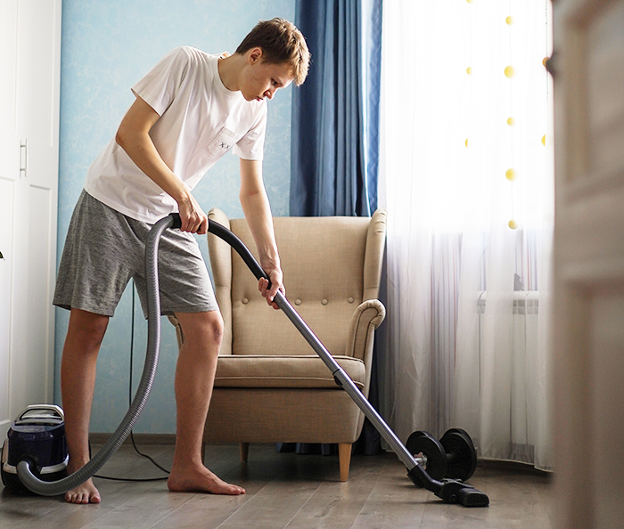 Parents Refuse To Pay Their Teen For Chores, It Backfires When They Plan A Date Night