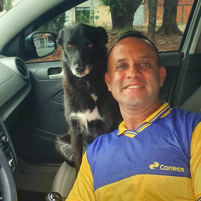 Mailman Takes Selfies With Every Animal That He Befriends While On His Job, And Here Are The Newest 44 Photos