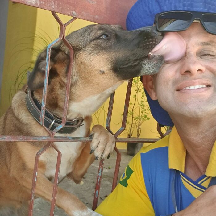 Mailman Takes Selfies With Every Animal That He Befriends While On His Job, And Here Are The Newest 44 Photos