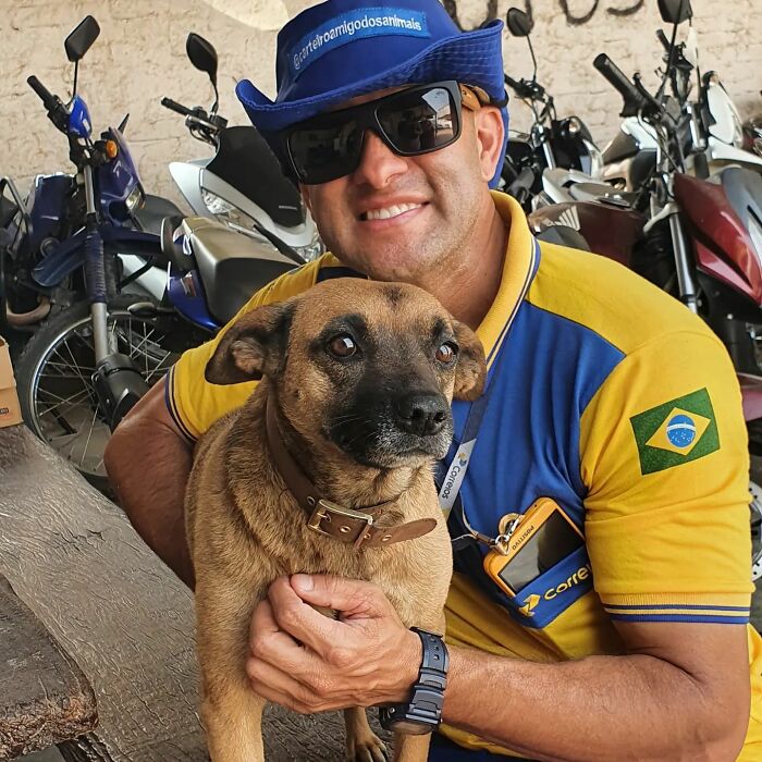 Mailman Takes Selfies With Every Animal That He Befriends While On His Job, And Here Are The Newest 44 Photos